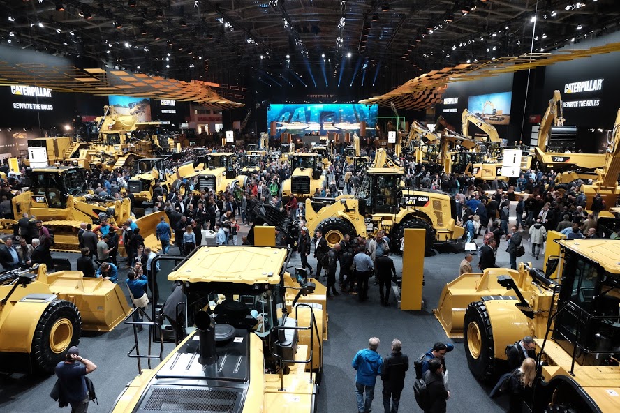 Overview of the Caterpillar hall at Bauma 2019